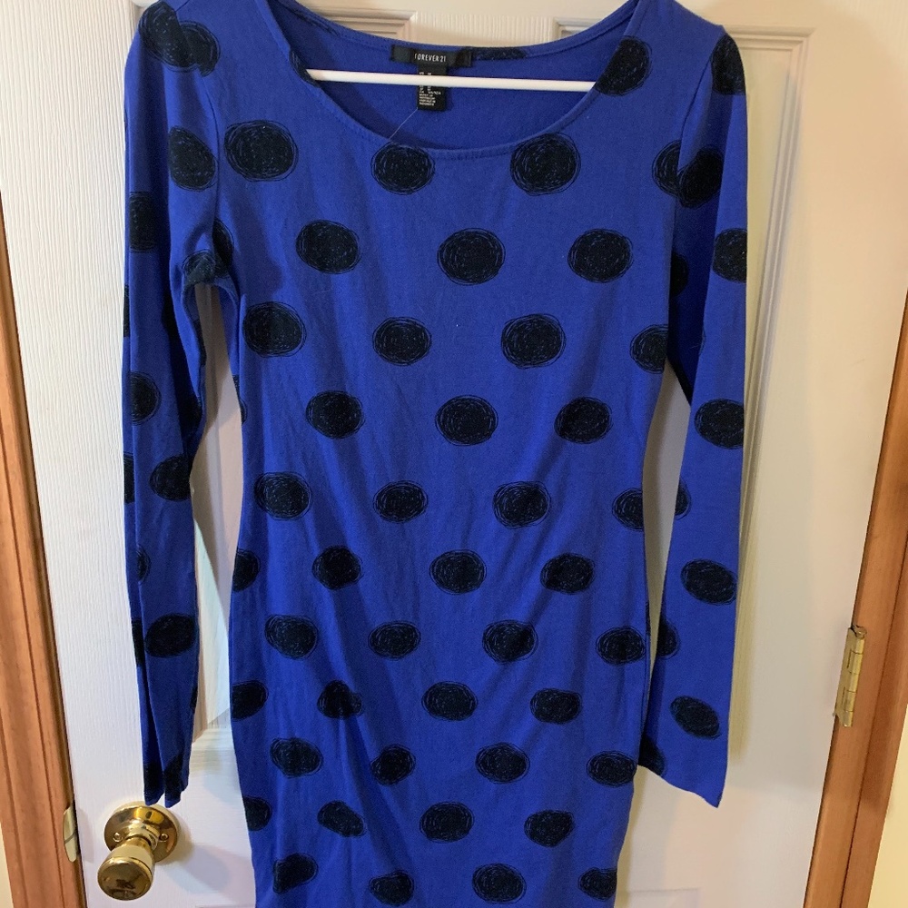 Blue longesleeve body con dress with polka dots
